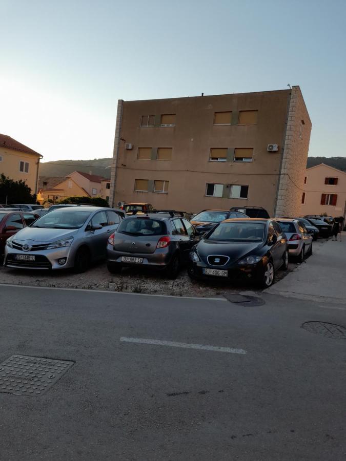 Apartment Filomena In The Center Komiža Exterior foto